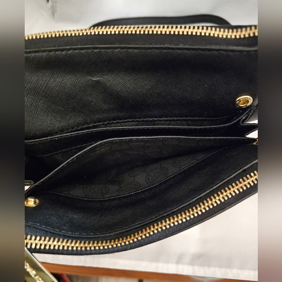 MICHAEL KORS Black crossbody leather bag with MK logo - Picture 3 of 16